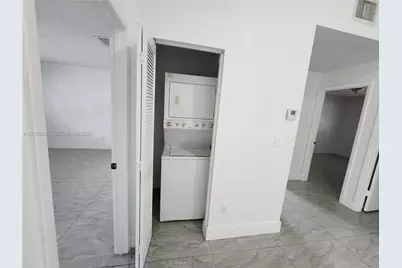 8729 NW 116th St, Hialeah Gardens, FL 33018 - Photo 18