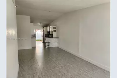 8729 NW 116th St, Hialeah Gardens, FL 33018 - Photo 4