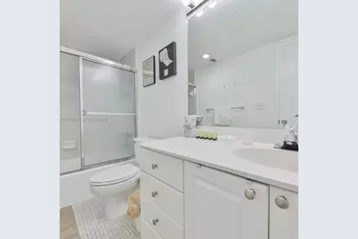 19370 Collins Ave #622, Sunny Isles Beach, FL 33160 - Photo 6