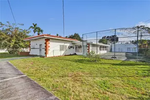 500 SW 39th Ct, Miami, FL 33134 - Photo 2