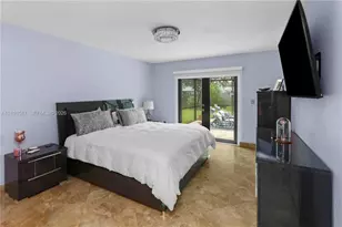 15221 SW 148th Ave, Miami, FL 33187 - Photo 14