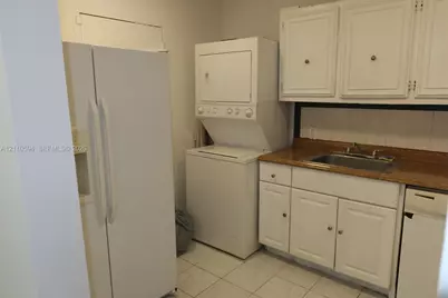4848 NW 24th Ct #416, Lauderdale Lakes, FL 33313 - Photo 2