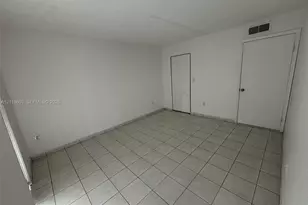 11790 SW 18th St, Miami, FL 33175 - Photo 8