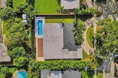 2055 Alamanda Dr #0, North Miami, FL 33181 - Photo 2