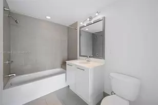 92 SW 3rd St, Miami, FL 33130 - Photo 10