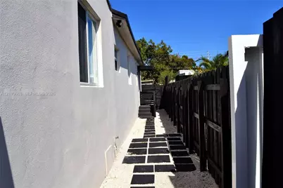 621 SW 60th Ct #1, Miami, FL 33144 - Photo 10