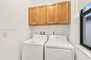 3293 W 98th Pl, Hialeah, FL 33018 - Photo 32