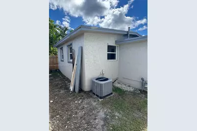 4541 SW 40th St, West Park, FL 33023 - Photo 14