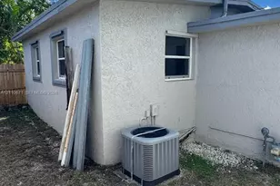 4541 SW 40th St, West Park, FL 33023 - Photo 14