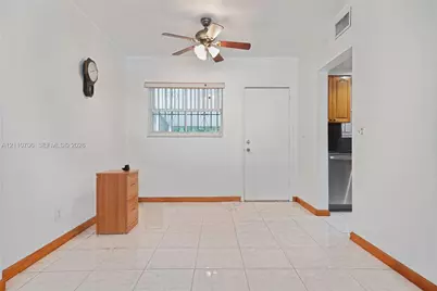 611 NE 177th St, Miami, FL 33162 - Photo 10