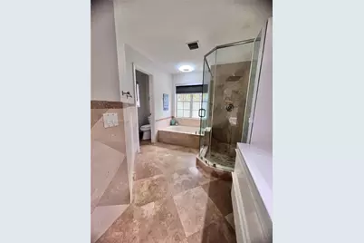 1371 Bayview Cir, Weston, FL 33326 - Photo 18