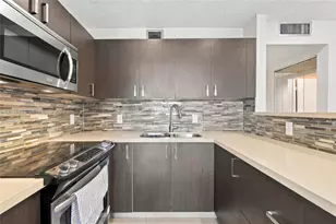 101 SW 132nd Way, Pembroke Pines, FL 33027 - Photo 16