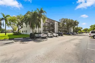 101 SW 132nd Way, Pembroke Pines, FL 33027 - Photo 2