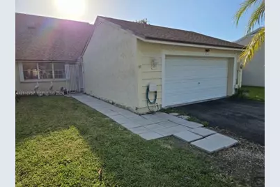 1354 Pelican Ct, Homestead, FL 33035 - Photo 2