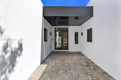 4484 SW 26th Ave, Fort Lauderdale, FL 33312 - Photo 2