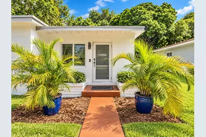 886 NE 134th St, North Miami, FL 33161 - Photo 4