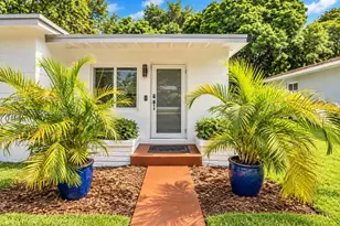 886 NE 134th St, North Miami, FL 33161 - Photo 4