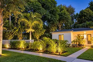 886 NE 134th St, North Miami, FL 33161 - Photo 8