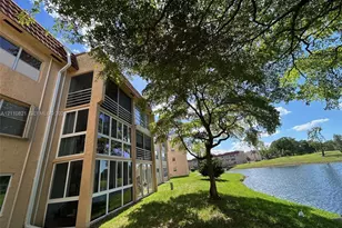 9020 Sunrise Lakes Blvd, Sunrise, FL 33322 - Photo 32