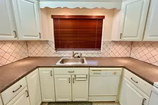 9020 Sunrise Lakes Blvd, Sunrise, FL 33322 - Photo 4