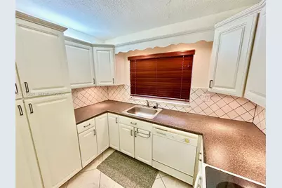 9020 Sunrise Lakes Blvd #303, Sunrise, FL 33322 - Photo 2