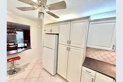 9020 Sunrise Lakes Blvd #303, Sunrise, FL 33322 - Photo 6