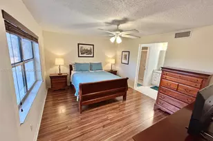 9020 Sunrise Lakes Blvd, Sunrise, FL 33322 - Photo 20