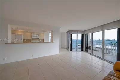 4000 Towerside Ter #908, Miami, FL 33138 - Photo 2