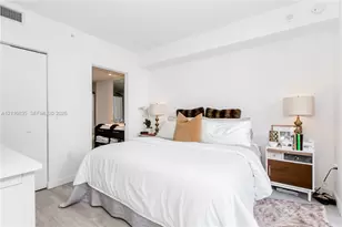 55 SW 9th St, Miami, FL 33130 - Photo 16