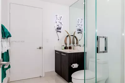 55 SW 9th St #2501, Miami, FL 33130 - Photo 14