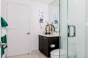 55 SW 9th St, Miami, FL 33130 - Photo 14
