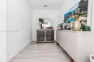 55 SW 9th St, Miami, FL 33130 - Photo 2