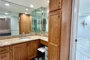 565 Oaks Ln, Pompano Beach, FL 33069 - Photo 16