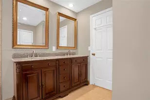 13964 N Cypress Cove Cir, Davie, FL 33325 - Photo 12