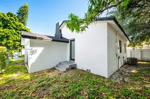 854 NW 76th St, Miami, FL 33150 - Photo 18