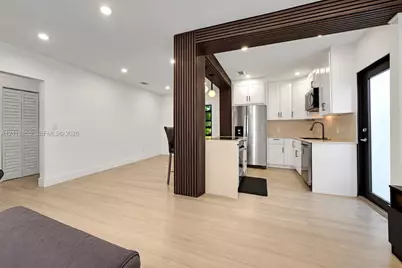 854 NW 76th St, Miami, FL 33150 - Photo 4