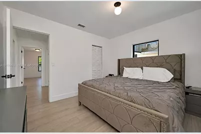 854 NW 76th St, Miami, FL 33150 - Photo 14