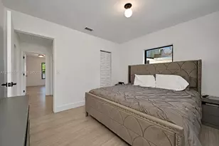 854 NW 76th St, Miami, FL 33150 - Photo 14
