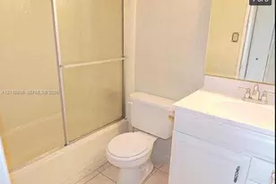 6010 Shaker Wood Cir, Tamarac, FL 33319 - Photo 4