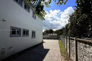1530 NW 60th St, Miami, FL 33142 - Photo 14