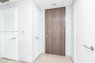 68 SE 6th St, Miami, FL 33131 - Photo 82
