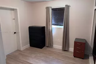 4311 SW 97th Pl, Miami, FL 33165 - Photo 10