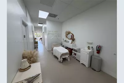 Med Spa N For Sale, Pembroke Pines, FL 33028 - Photo 10