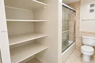250 Jacaranda Dr, Plantation, FL 33324 - Photo 12