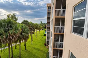 250 Jacaranda Dr, Plantation, FL 33324 - Photo 2