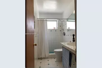 2858 Pine Tree Dr #8, Miami Beach, FL 33140 - Photo 24
