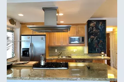 2858 Pine Tree Dr #8, Miami Beach, FL 33140 - Photo 10