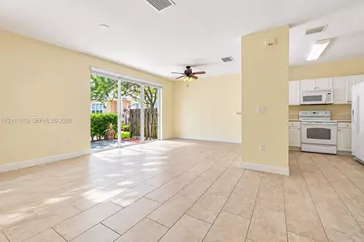230 SE 29th Ave #1, Homestead, FL 33033 - Photo 4