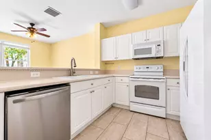 230 SE 29th Ave, Homestead, FL 33033 - Photo 2