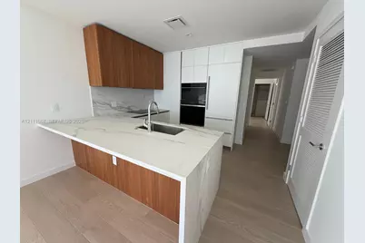 1400 Biscayne Boulevard #3102, Miami, FL 33132 - Photo 8